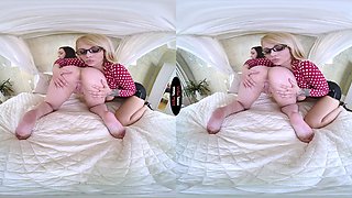 Dominno, Zeynep Rossa VR Porn: Masturbation Is A Science - VirtualTaboo
