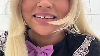 Public Toilet Farts at Cosplay Con - Gassy BBW in Cosplay