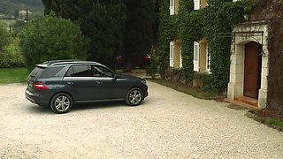 Claire responds to the crazy requests of one of her clients - Jacquie et Michel TV