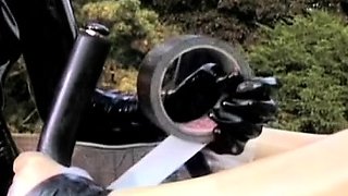 Amateur milf outdoors blowjob and fucking