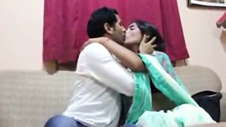 Office boy romance with bosss sexy wife in house
