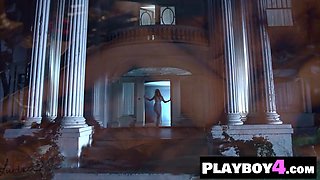 Busty Tits blond mommy posing totally naked