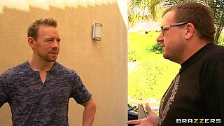 Pumping Her For The Rent With Erik Everhard, Rose Monroe - Brazzers