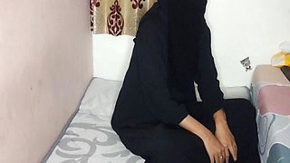 Hijab girls invited to ngentot boarding house neighbors