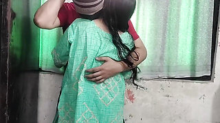 College girl ko paise dekar hotel me jabar dasti pela