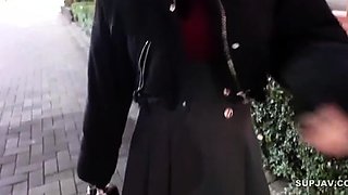 Amateur skater girl outdoor in public fucking for money