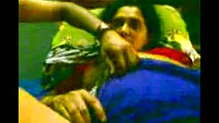 Mature Indian aunty obediently sucks dick of her young lover