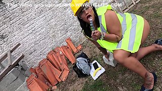 Work And Horny: The Wild Masturbation Of The Architect In Full Work!