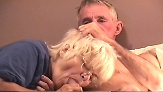 Mature Couple In Hot Blowjob Adult Smutty