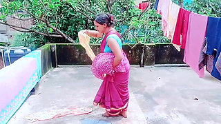 NEWLY MARRIED DESI COUPLE FIRST NIGHT SEX