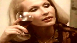 Deutsche Blondine in einem erotischen Vintage-Film