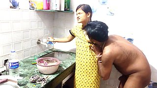 Indian Girl Has Hard Sex in Kitchen Mumbai