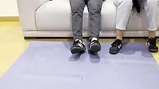 Dos Lesbianas Luchando Con Sus Pies Y Teniendo Orgasmo