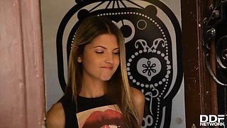 Blowjob for the Pizza Boy