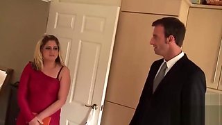 Stepdaughter Gets Her Tight Ass Pounded With Leah Lixx