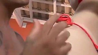 Regininha sucks and fucks a cock with her ass to get his warm cum