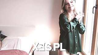 Inveigling doll's deep throat video