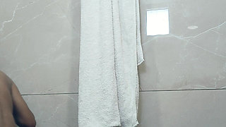 Bhabhi bathing in hotel bathroom.