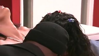 E Sua Amica Si Godono Il Sesso A Tre Interrazziale
