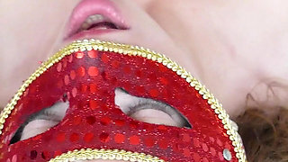 Cuckold's friend removes condom and knows what's to creampie his wife pussy!