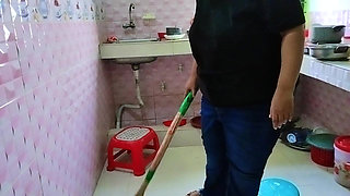 Egyptian Beautiful Friend's Wife Fucked by Husband's Friend in Kitchen When She Cooking & Seduce Him