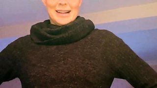Cute amateur brunette naughty in solo jerking show on camera