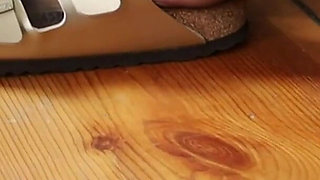 Minimalistic Nylon Moments - Dangling & Shoeplay