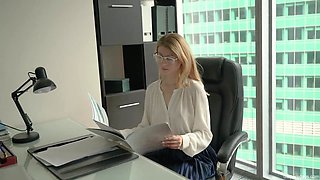 The Office Got Boring And Emma Decided To Entertain Herself Sex Movies Featuring Diapers Days