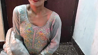 Step sister ko bathroom me pakad ke pel diya