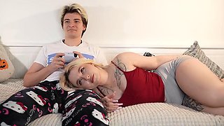 Step-sister Fucked Me so Hard She Almost Broke the Bed