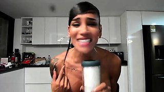 Laura Saenz Live Cam Show In The Kitchen