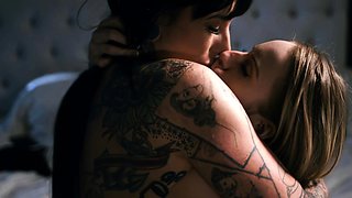 Seducing A Brunette Babe Into Lesbian Sex