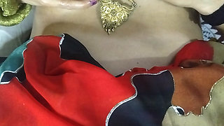 Sexy indian hot lady chut may ungli dal kar chut ka pani nikala