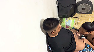 Recording ! He performs oral sex on his stepson Until he squeezes everything