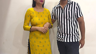 Cylinder De Do Bhaiya Pls- Indian Neighbour's Hot Wife Fucked Exchange of Cylinder, Got Cum on Hairy Pussy