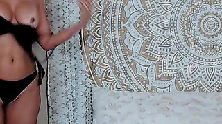 Big PAWG Ass Tease Twerk N Spread