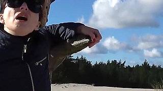 Kink on the sandy dune