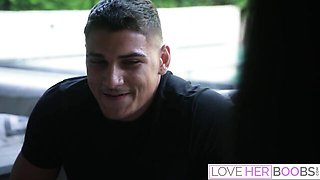 Impeccable Nia Bleu and Victor Ray's nipple sucking sex