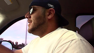 Hot Babe Gives a Juicy Blowjob in the Car and a Hard Fuck with Cumshot After