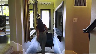 Lindsay Lee An MILF Embracing Her Sexual Status In Her