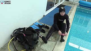 Distracted Underwater: Toys Locked in During Dive