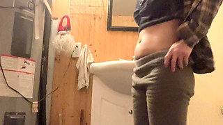 hana take a cup water clean her pussy in the bathroom