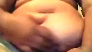 Curvy Latina on Cam Shows Off Her Hairy Assets