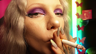 Sexy Teen Smoking a Cigarette and Shaking Her Tits!