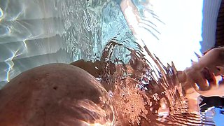 Big boobs milf masturbates with her dildo