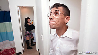 Brazzers - Goth College Girl Yhivi Fucks Nerd