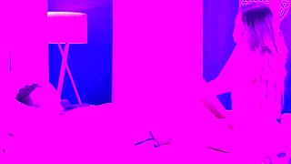 Emo Amateur Teen stript vor der Cam