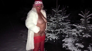 Granny Shows Her Hot Body at Night Outdoors in the Snow