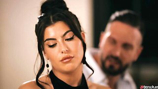 Watch cute Gal Ritchie's dirt