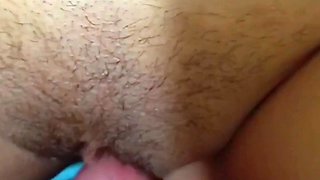 Milf mexicana prueba sus fluidos de su coño húmedo y pide